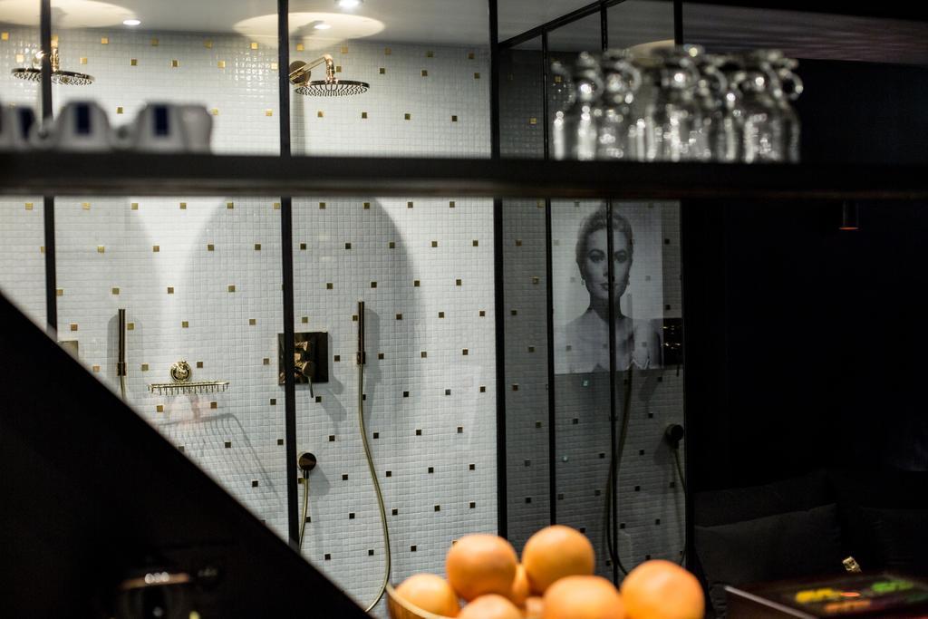 Chambre Avec Jacuzzi Sauna Privatif Brüsszel Kültér fotó