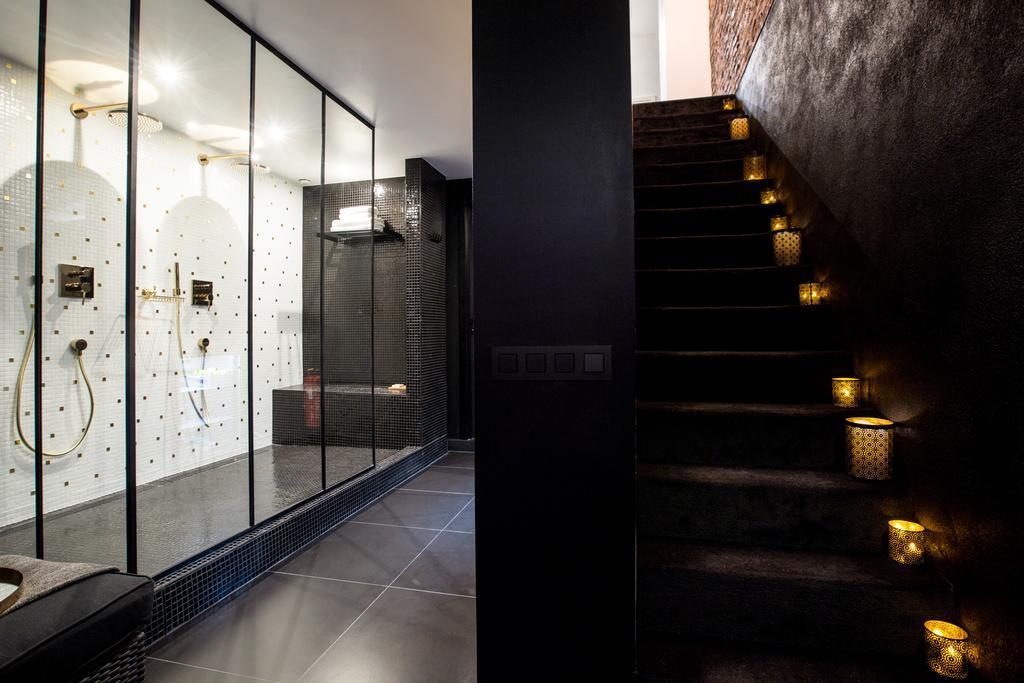 Chambre Avec Jacuzzi Sauna Privatif Brüsszel Kültér fotó
